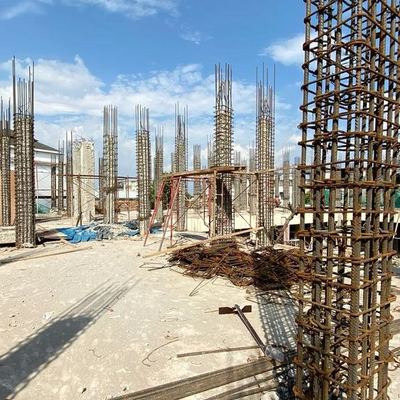 Reinforced steel rebar columns on a concrete construction site